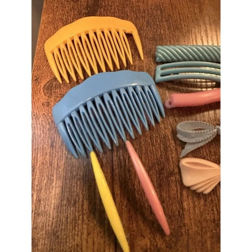 Vintage Hair Accessories 50's-70's. Various brands but‎ mostly Goody.